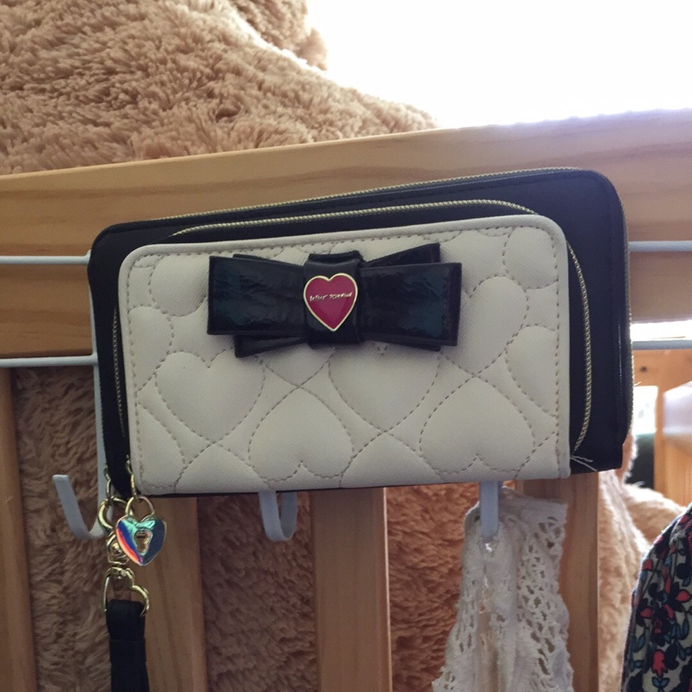 Betsey Johnson wallet